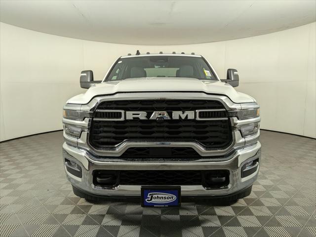 2025 RAM Ram 3500 Chassis Cab RAM 3500 TRADESMAN CREW CAB CHASSIS 4X4 60 CA 2025 RAM Ram 3500 Chassis Cab RAM 3500 TRADESMAN CREW CAB CHASSIS 4X4 60 CA
