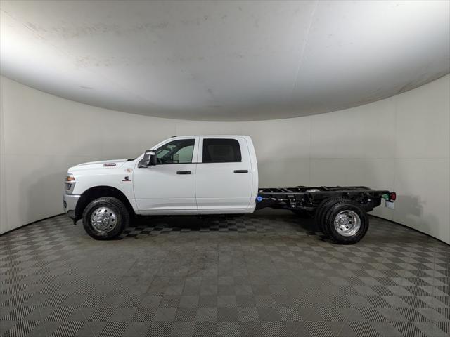 2025 RAM Ram 3500 Chassis Cab RAM 3500 TRADESMAN CREW CAB CHASSIS 4X4 60 CA 2025 RAM Ram 3500 Chassis Cab RAM 3500 TRADESMAN CREW CAB CHASSIS 4X4 60 CA