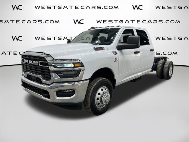 2025 RAM Ram 3500 Chassis Cab RAM 3500 TRADESMAN CREW CAB CHASSIS 4X4 60 CA