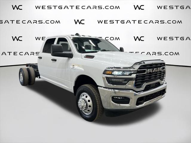 2025 RAM Ram 3500 Chassis Cab RAM 3500 TRADESMAN CREW CAB CHASSIS 4X4 60 CA