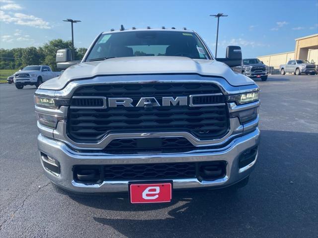 2025 RAM Ram 3500 Chassis Cab RAM 3500 TRADESMAN CREW CAB CHASSIS 4X4 60 CA