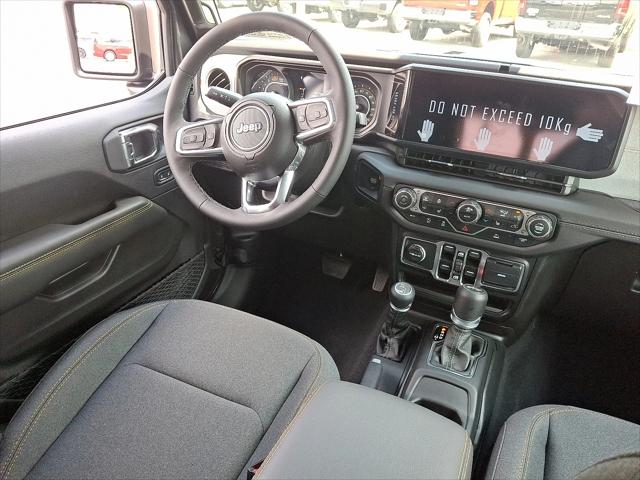2025 Jeep Wrangler 4-Door Sahara 4x4