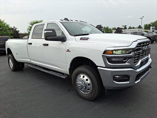 2025 RAM Ram 3500 RAM 3500 TRADESMAN CREW CAB 4X4 8 BOX