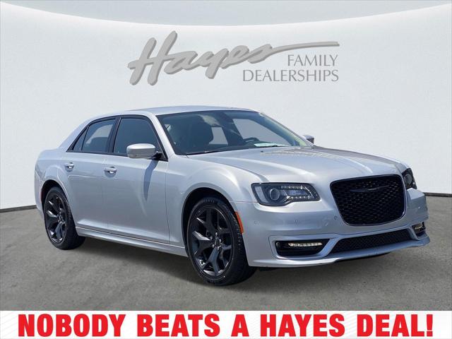 2022 Chrysler 300 Touring L