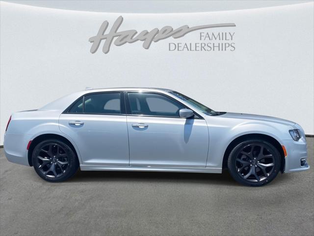 2022 Chrysler 300 Touring L