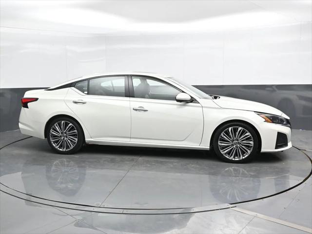 2023 Nissan Altima SL FWD