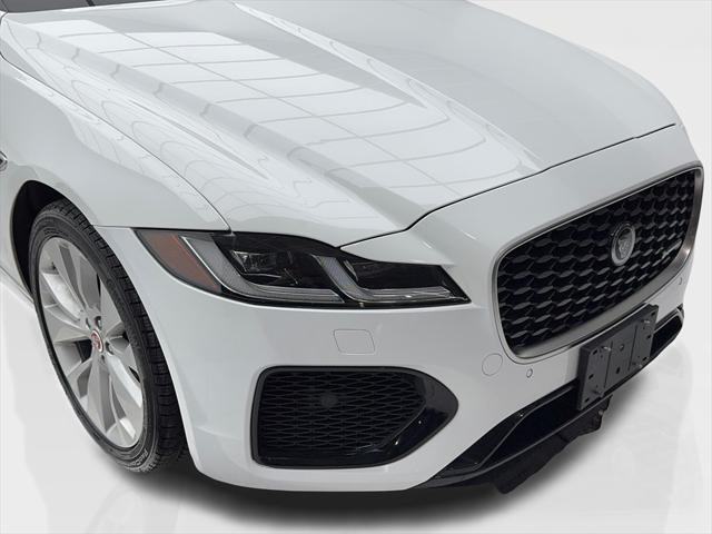 2022 Jaguar XF R-Dynamic SE P300 AWD Automatic
