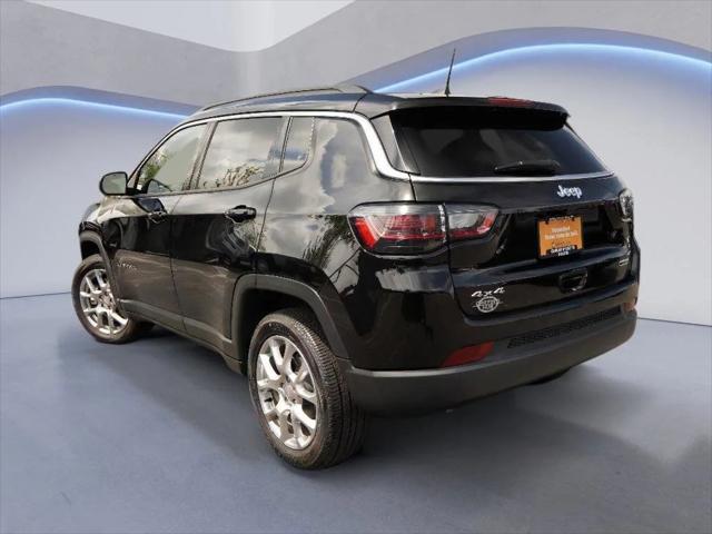 2024 Jeep Compass Latitude Lux FWD
