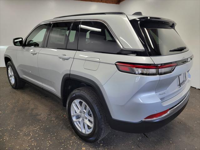 2025 Jeep Grand Cherokee GRAND CHEROKEE LAREDO X 4X4