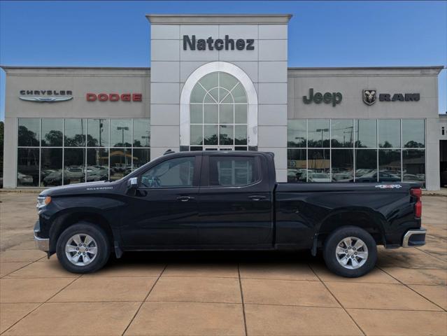 2023 Chevrolet Silverado 1500 4WD Crew Cab Standard Bed LT
