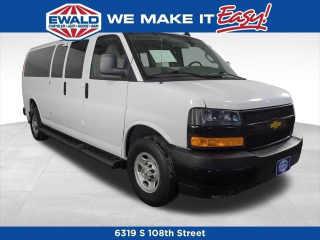 2022 Chevrolet Express Passenger RWD 3500 Extended Wheelbase LS