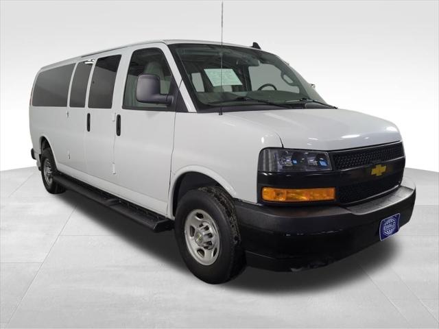 2022 Chevrolet Express Passenger RWD 3500 Extended Wheelbase LS