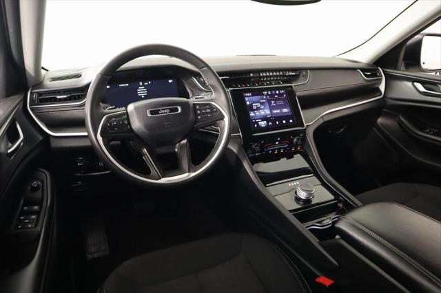 2023 Jeep Grand Cherokee L Laredo 4x4