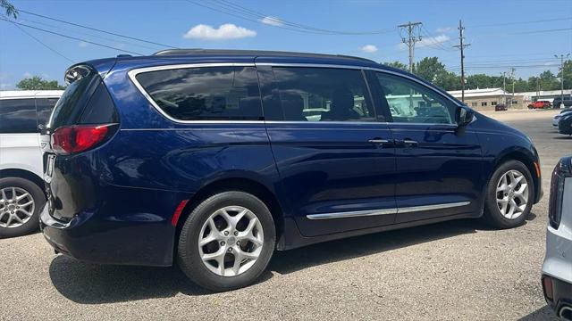 2017 Chrysler Pacifica Touring-L