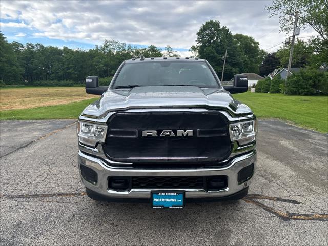 2024 RAM 3500 Tradesman Crew Cab 4x4 8 Box
