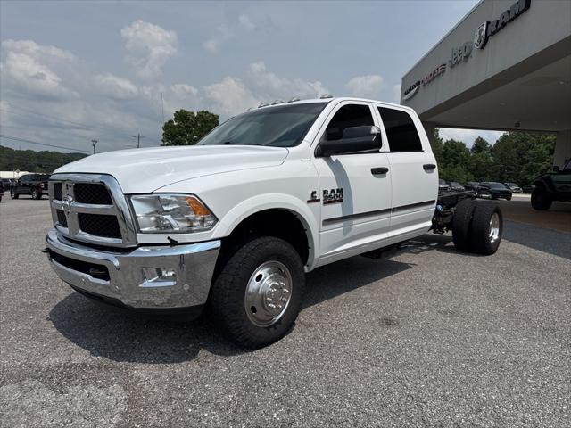 2018 RAM 3500 Chassis Tradesman/SLT/Laramie
