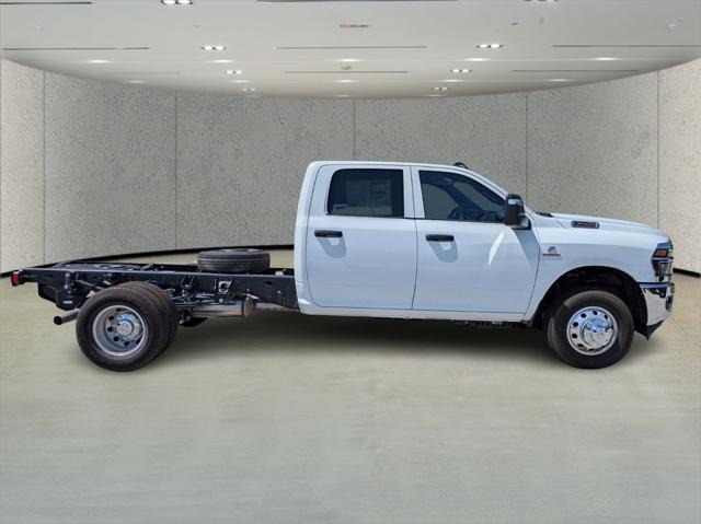 2025 RAM Ram 3500 Chassis Cab RAM 3500 TRADESMAN CREW CAB CHASSIS 4X4 60 CA