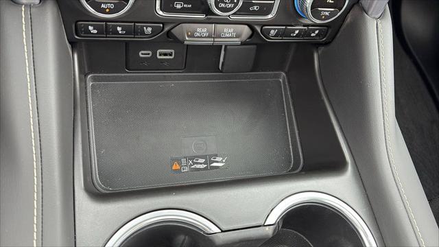 2024 GMC Yukon 4WD SLT