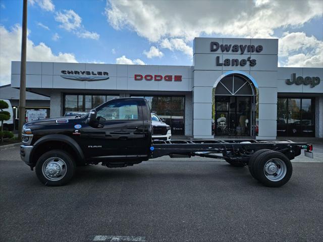 2025 RAM 5500 Chassis RAM 5500 BIG HORN CHASSIS REGULAR CAB 4X4 108 CA