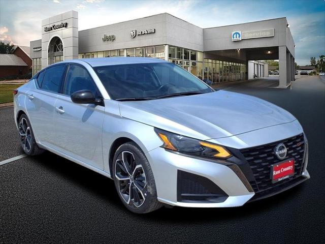 2023 Nissan Altima SR FWD