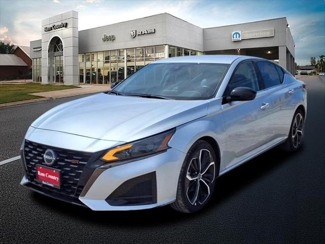 2023 Nissan Altima SR FWD