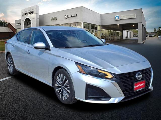 2023 Nissan Altima SV FWD