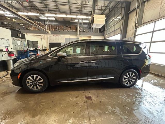 2023 Chrysler Pacifica Hybrid Limited
