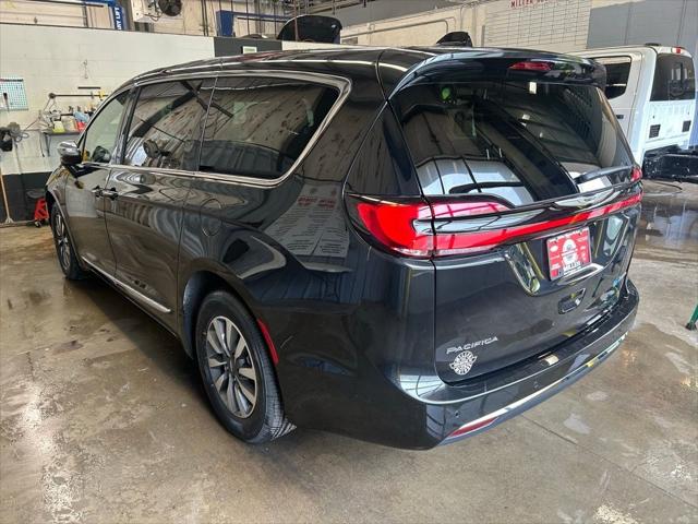 2023 Chrysler Pacifica Hybrid Limited