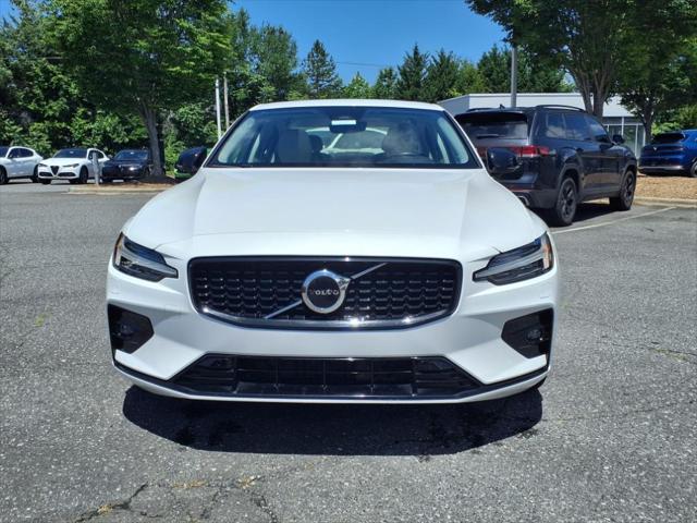 2024 Volvo S60 B5 Core Dark Theme