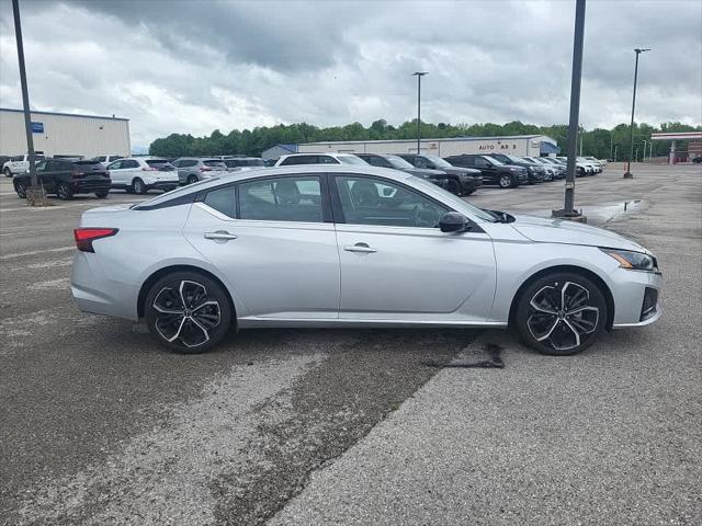 2023 Nissan Altima SR FWD