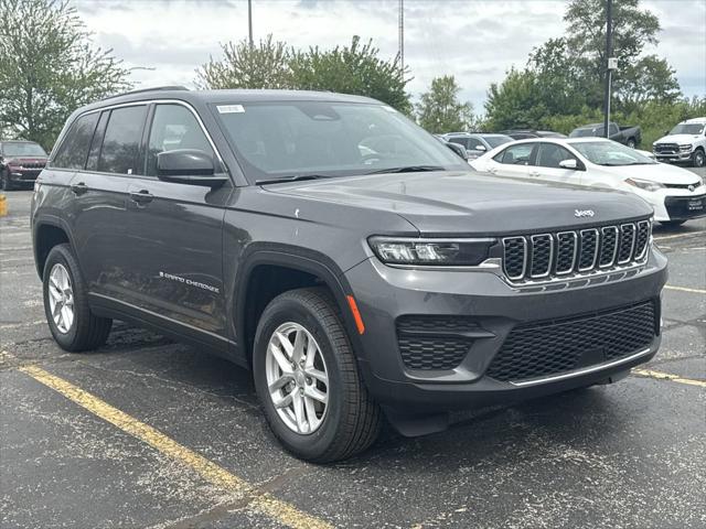 2025 Jeep Grand Cherokee GRAND CHEROKEE LAREDO X 4X4