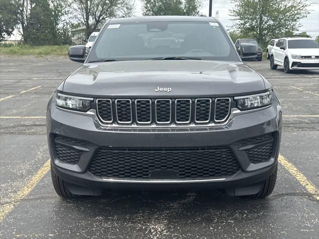 2025 Jeep Grand Cherokee GRAND CHEROKEE LAREDO X 4X4