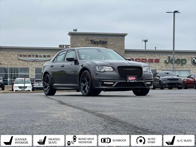 2023 Chrysler 300 Touring L