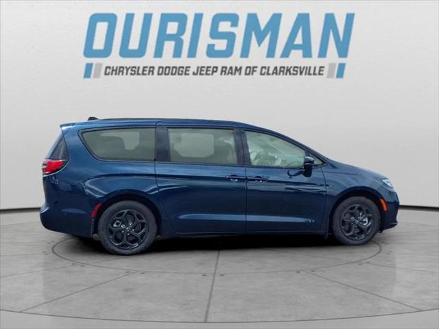 2025 Chrysler Pacifica Hybrid PACIFICA PLUG-IN HYBRID S APPEARANCE