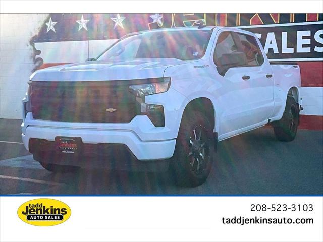 2022 Chevrolet Silverado 1500 4WD Crew Cab Standard Bed Custom 2022 Chevrolet Silverado 1500 4WD Crew Cab Standard Bed Custom