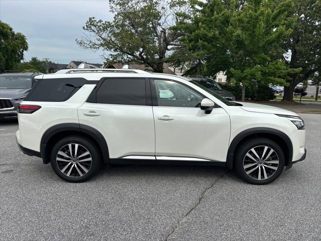 2024 Nissan Pathfinder Platinum FWD