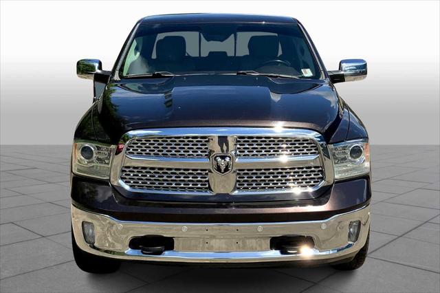2017 RAM 1500 Laramie Crew Cab 4x4 57 Box
