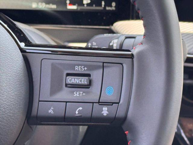 2025 Nissan Kicks SR FWD