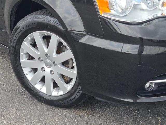 2014 Chrysler Town and Country Touring