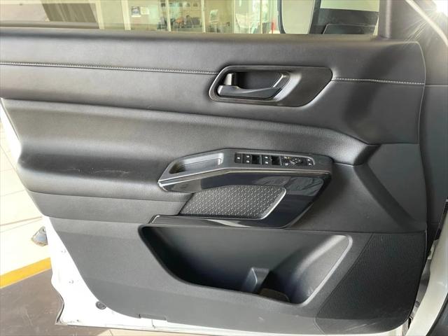 2023 Nissan Pathfinder SV FWD