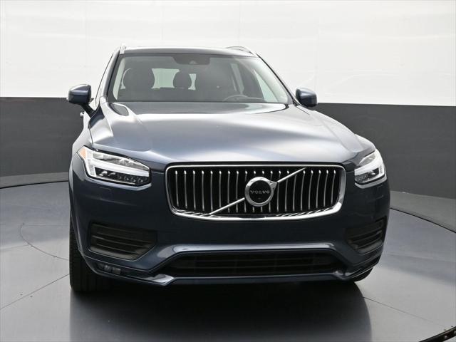 2022 Volvo XC90 T6 Momentum 7 Passenger