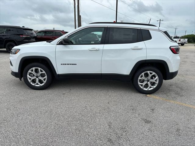2025 Jeep Compass COMPASS LATITUDE 4X4