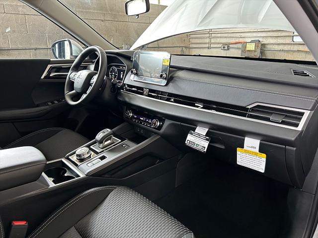 2025 Mitsubishi Outlander PHEV ES S-AWC