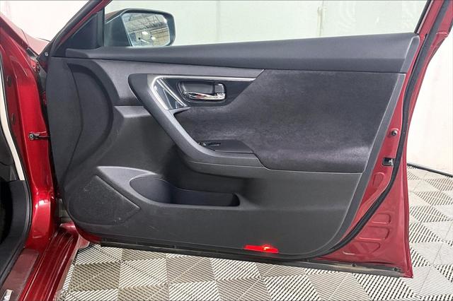 Used 2013 Nissan Altima For Sale in Olive Branch, MS
