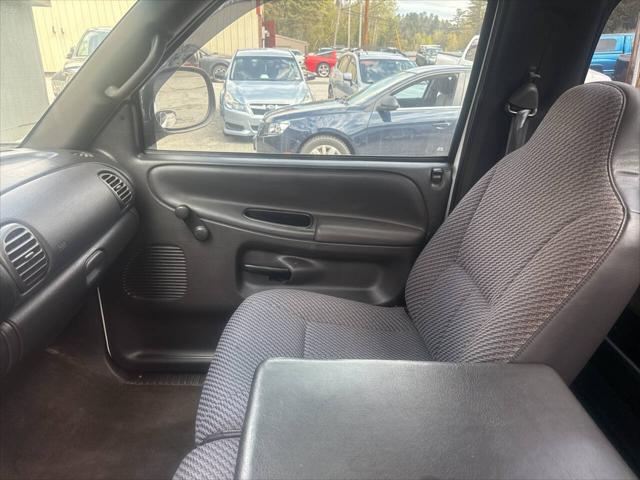 2000 Dodge Ram 1500 ST 2dr Standard Cab SB