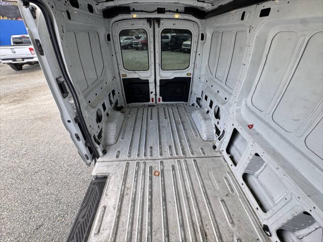 2017 Ford Transit 150 3dr SWB Medium Roof Cargo Van w/Sliding Passen