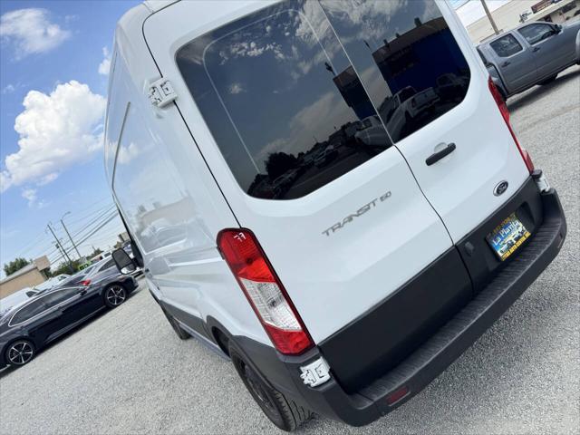 2017 Ford Transit 150 3dr SWB Medium Roof Cargo Van w/Sliding Passen