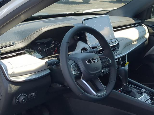 2025 Jeep Compass COMPASS LIMITED 4X4