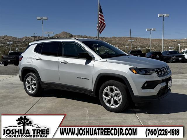 2025 Jeep Compass COMPASS LATITUDE 4X4