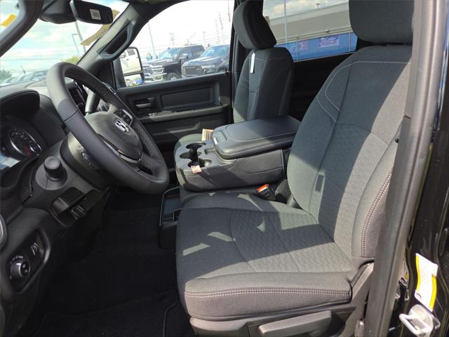 2025 Ram 2500 Tradesman Crew Cab 4x4 6'4" Box